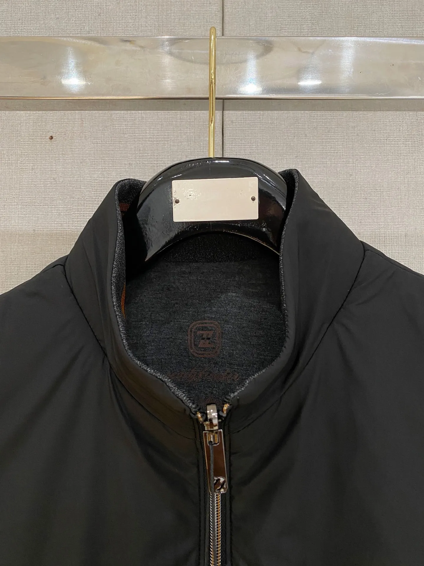 Zegna ： ， ， ， ； ， ， ， ， Classic 。 ： ， ， ， ； ， ； ， ， 。 ： ， ， ； ， ， T 、 、 ； ， ， ， 。 ： 、 、 ， ， Versatile 。 ： Cream White/Khaki/ /Black（ Gray ） Sizes：M-4XL